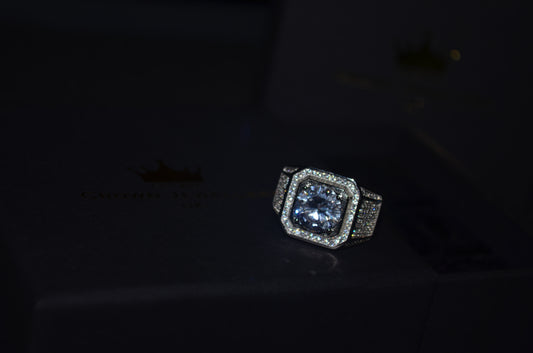 The Las Vegas - White Gold freeshipping - Crown Jewellers UK